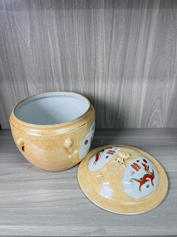 古玩陶瓷黃地粉彩龍鳳紋粥罐拍賣,當(dāng)前價(jià)格380元