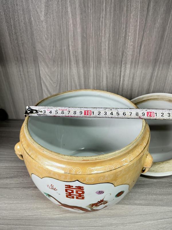 古玩陶瓷黃地粉彩龍鳳紋粥罐拍賣,當(dāng)前價(jià)格380元