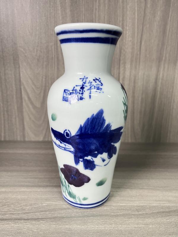 古玩陶瓷青花加彩魚藻紋賞瓶(李苦禪筆意)拍賣,當(dāng)前價(jià)格280元