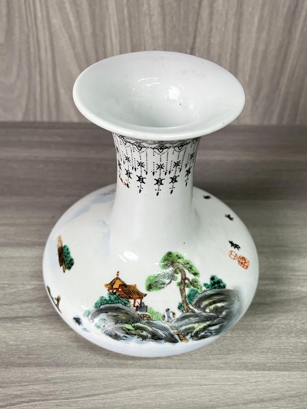 古玩陶瓷創(chuàng)匯官窯 粉彩山水人物荸薺瓶拍賣,當(dāng)前價格390元
