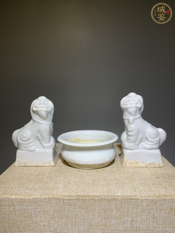 古玩明末清初·白釉三供真品鑒賞圖