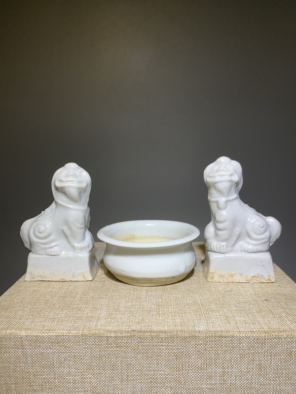古玩陶瓷白釉香爐獅子香插三貢拍賣,當前價格0元