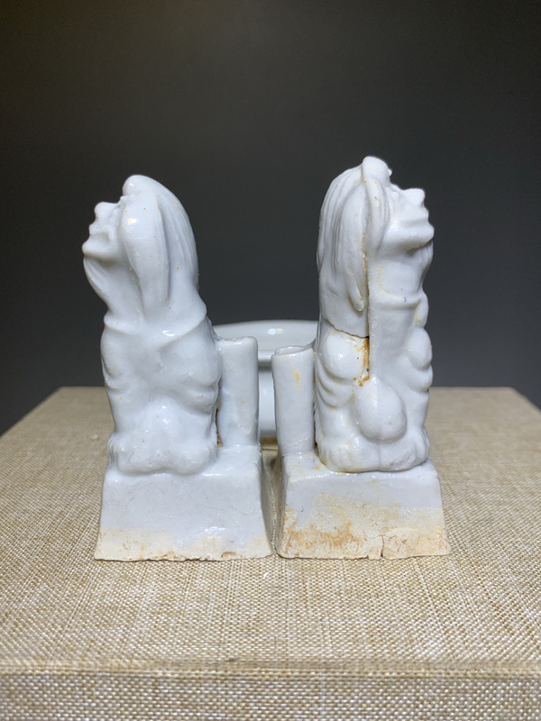 古玩陶瓷白釉香爐獅子香插三貢拍賣,當前價格0元
