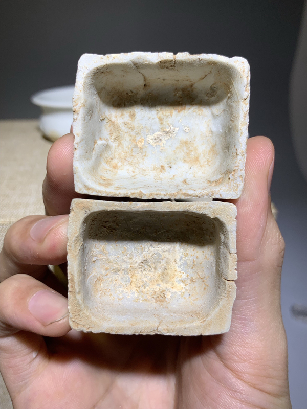 古玩陶瓷白釉香爐獅子香插三貢拍賣,當前價格0元