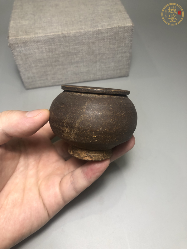 古玩陶瓷褐釉茶入真品鑒賞圖