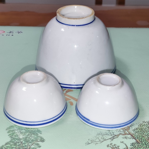 古玩陶瓷素雅青花雙邊線仰鐘杯三件拍賣，當前價格380元