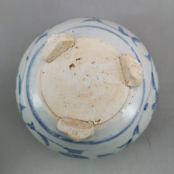古玩陶瓷明代青花纏枝花卉紋香爐拍賣,當前價格28888元