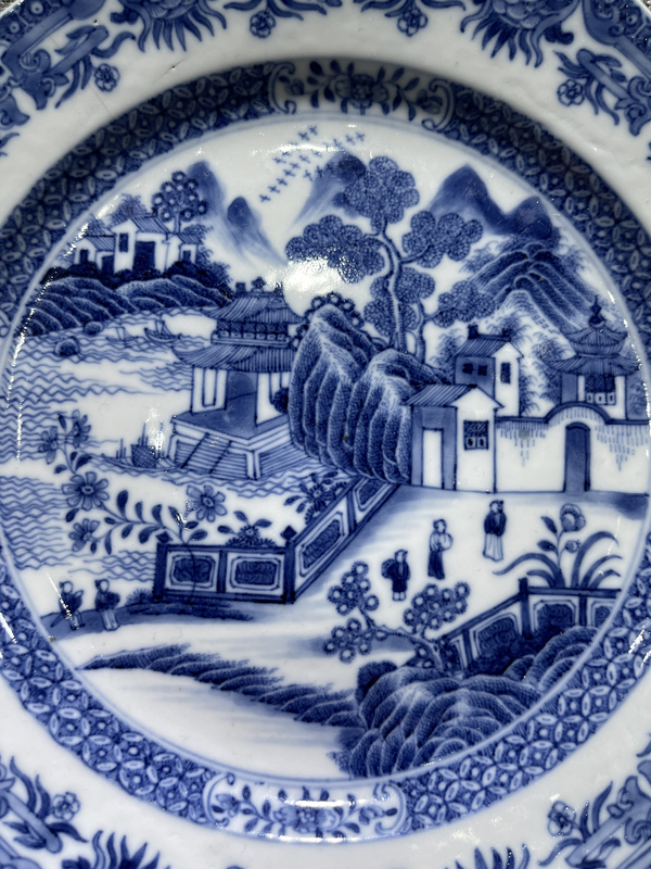 古玩陶瓷乾隆青花山水亭臺樓閣人物紋八方盤拍賣,當前價格1688元