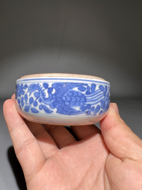 古玩陶瓷(收藏級)青花鳳穿花紋粉盒底拍賣,當前價格4888元