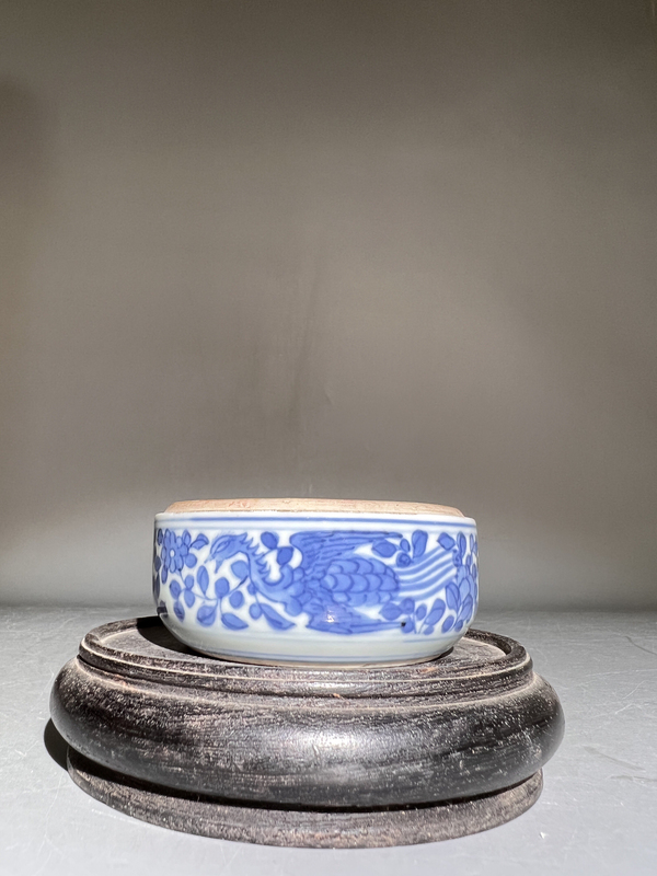 古玩陶瓷(收藏級)青花鳳穿花紋粉盒底拍賣,當前價格4888元