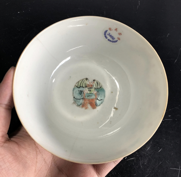 古玩陶瓷粉彩百子鬧春紋晚拍賣,當前價格5000元