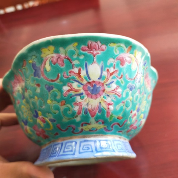 古玩陶瓷粉彩纏枝花卉紋海棠貢碗拍賣,當(dāng)前價(jià)格5500元