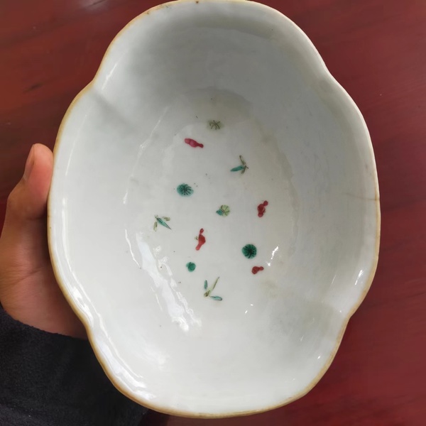 古玩陶瓷粉彩纏枝花卉紋海棠貢碗拍賣,當(dāng)前價(jià)格5500元