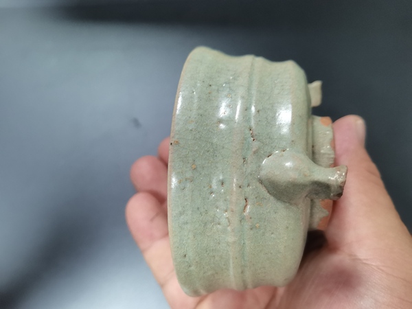 古玩陶瓷明代龍泉三足爐拍賣,當前價格4000元
