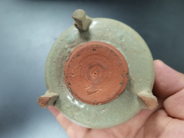 古玩陶瓷明代龍泉三足爐拍賣,當前價格4000元