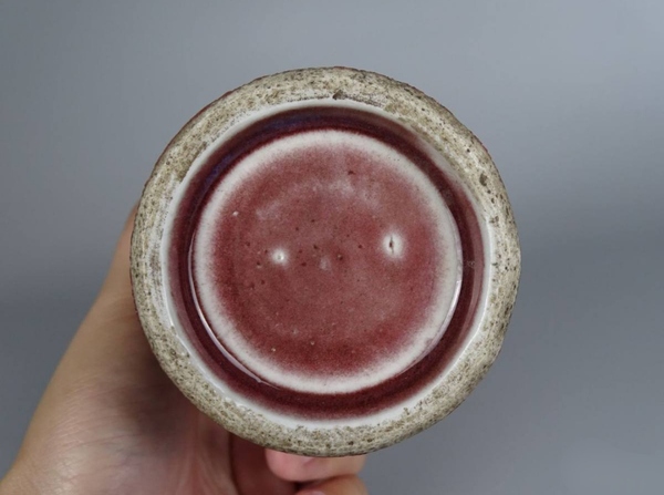 古玩陶瓷清中三陽開泰品種貼塑松鼠葡萄紋橄欖瓶拍賣,當前價格20000元