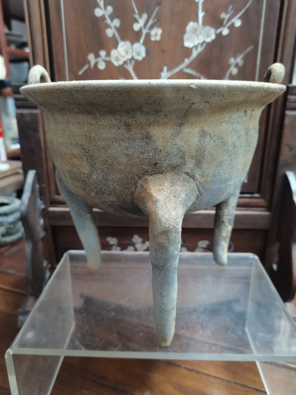 古玩陶瓷原始青瓷雙耳三足鼎拍賣,當(dāng)前價格3000元