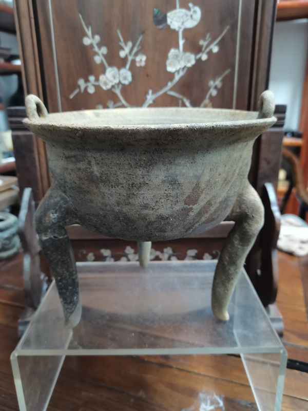 古玩陶瓷原始青瓷雙耳三足鼎拍賣,當(dāng)前價格3000元