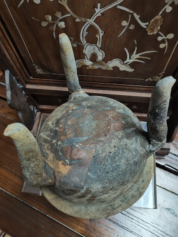 古玩陶瓷原始青瓷雙耳三足鼎拍賣,當(dāng)前價格3000元