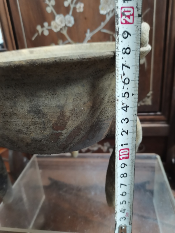 古玩陶瓷原始青瓷雙耳三足鼎拍賣,當(dāng)前價格3000元