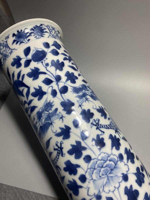 古玩陶瓷青花龍穿牡丹花卉紋花觚箭筒瓶拍賣(mài),當(dāng)前價(jià)格5880元