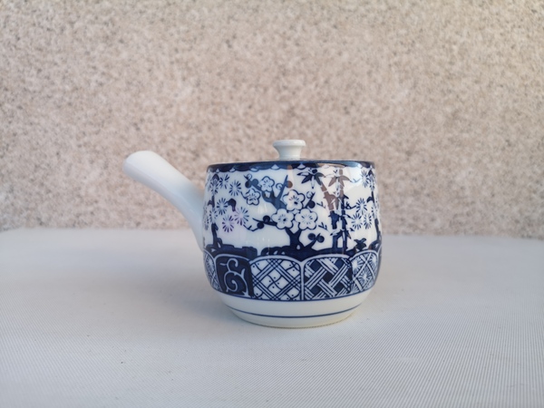 古玩陶瓷松竹梅 青花側把壺拍賣,當前價格260元