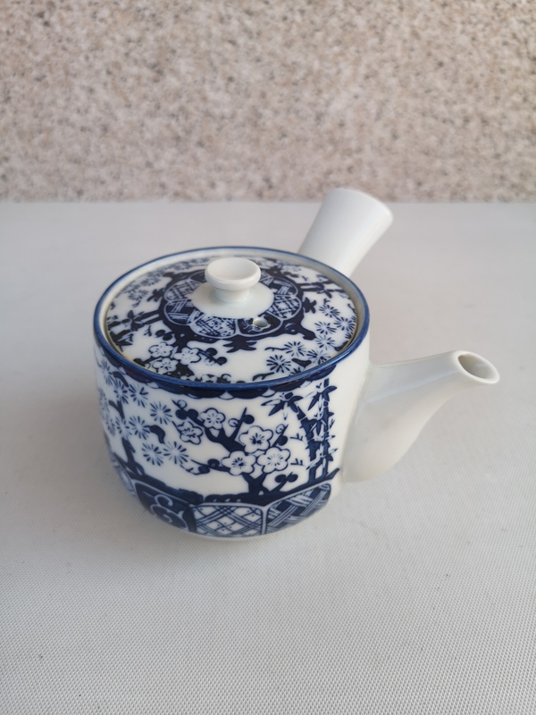 古玩陶瓷松竹梅 青花側把壺拍賣,當前價格260元