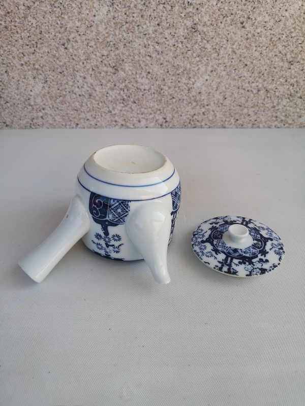 古玩陶瓷松竹梅 青花側把壺拍賣,當前價格260元