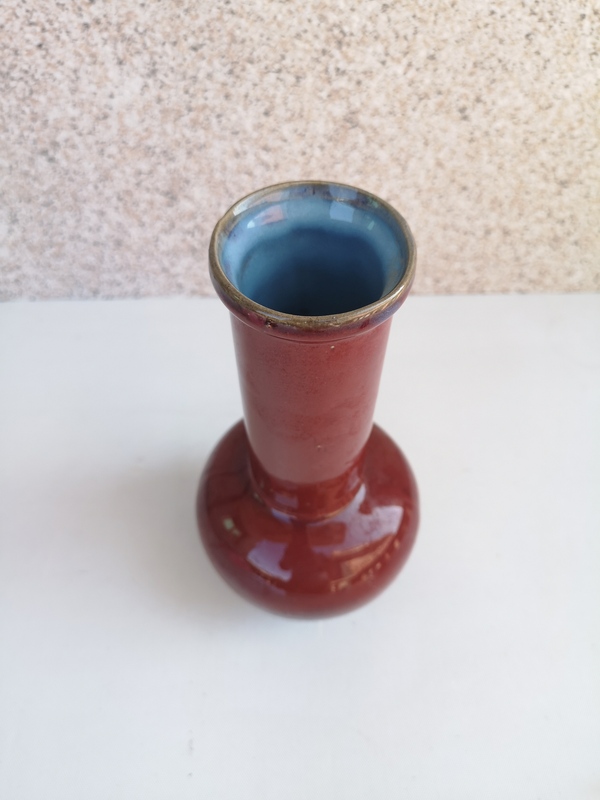 古玩陶瓷紅釉瓶拍賣,當(dāng)前價(jià)格450元