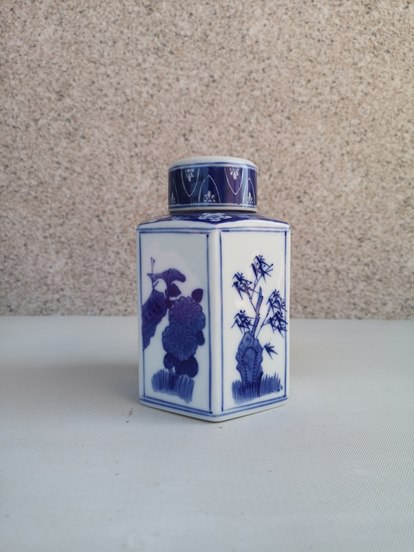 古玩陶瓷松竹梅青花六方茶葉蓋罐拍賣,當(dāng)前價格550元