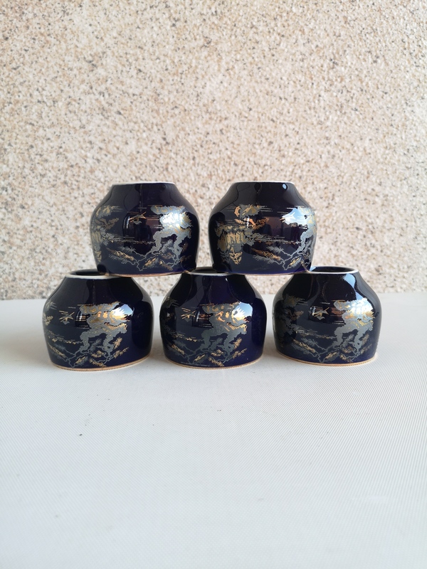古玩陶瓷藍(lán)釉描金山水紋杯拍賣,當(dāng)前價(jià)格298元
