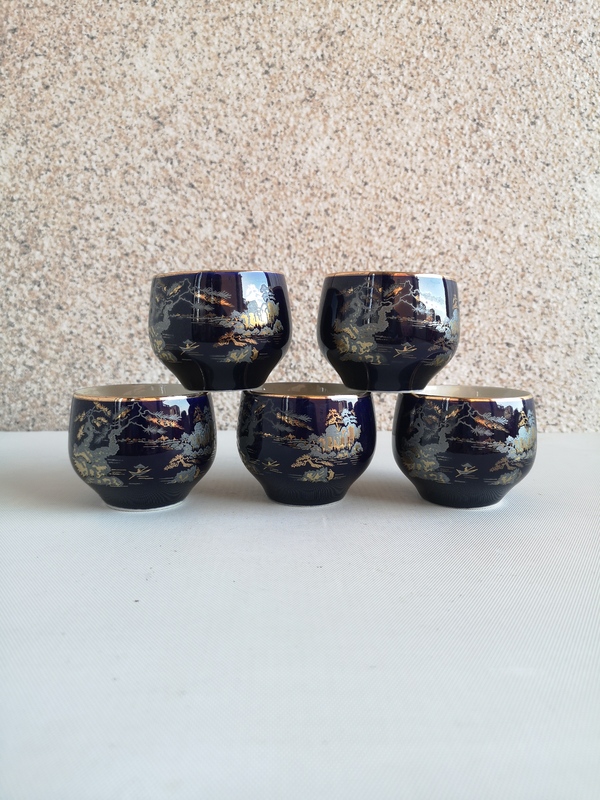 古玩陶瓷藍(lán)釉描金山水紋杯拍賣,當(dāng)前價(jià)格298元