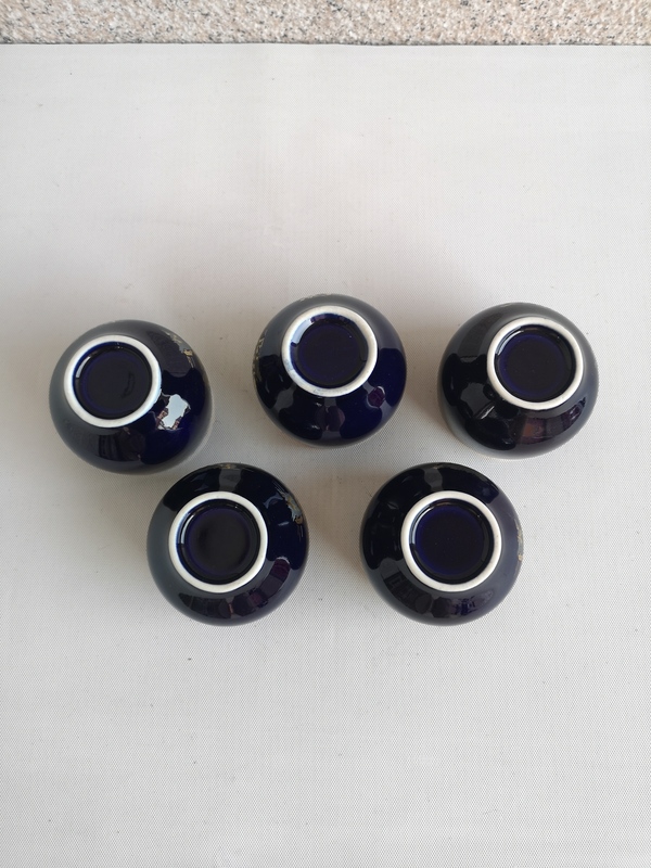 古玩陶瓷藍(lán)釉描金山水紋杯拍賣,當(dāng)前價(jià)格298元