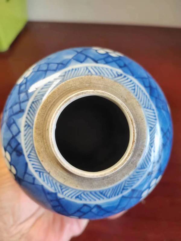 古玩陶瓷康熙青花冰梅留白罐拍賣,當前價格12000元