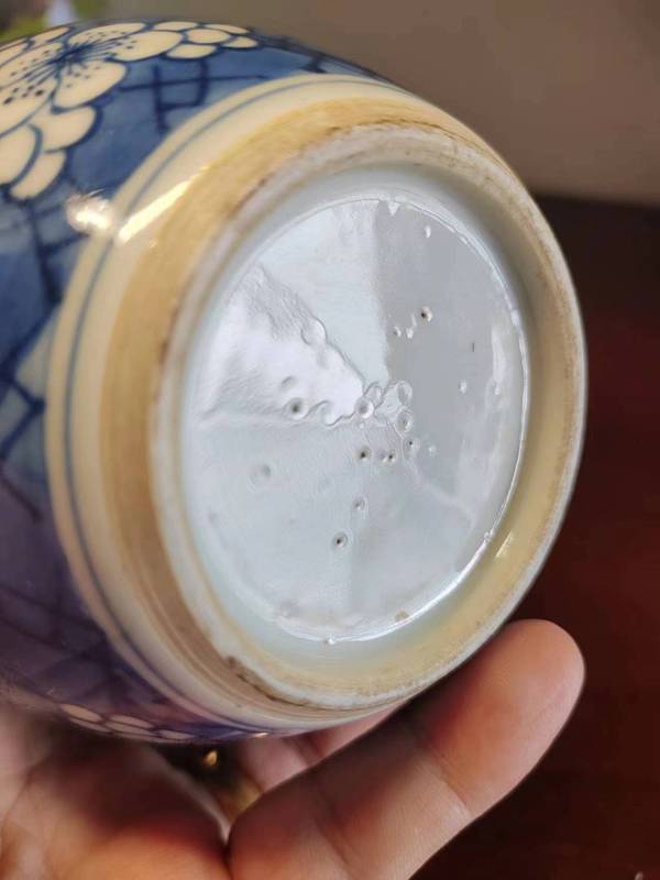 古玩陶瓷康熙青花冰梅留白罐拍賣,當前價格12000元