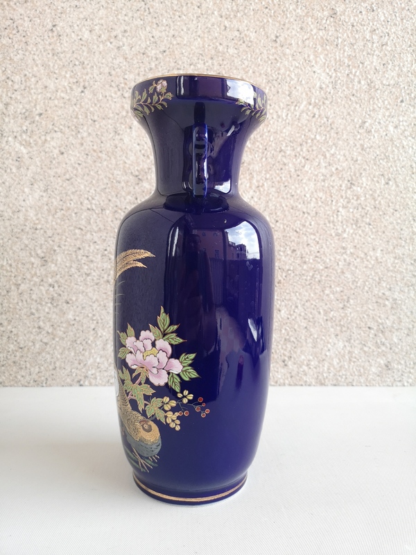 古玩陶瓷花鳥紋藍(lán)釉粉彩瓶拍賣，當(dāng)前價(jià)格300元