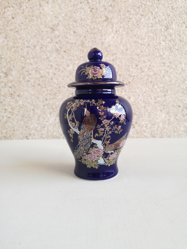 古玩陶瓷藍(lán)釉地粉彩描金花鳥(niǎo)紋將軍罐拍賣,當(dāng)前價(jià)格298元