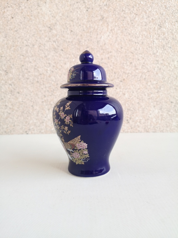 古玩陶瓷藍(lán)釉地粉彩描金花鳥(niǎo)紋將軍罐拍賣,當(dāng)前價(jià)格298元
