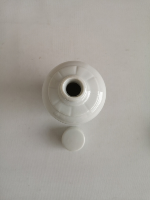 古玩陶瓷白釉梅瓶拍賣,當前價格168元