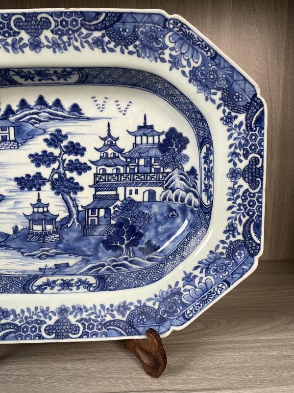 古玩陶瓷清乾隆 極品青花山水亭臺(tái)樓閣人物紋八方盤(pán)拍賣(mài),當(dāng)前價(jià)格3800元