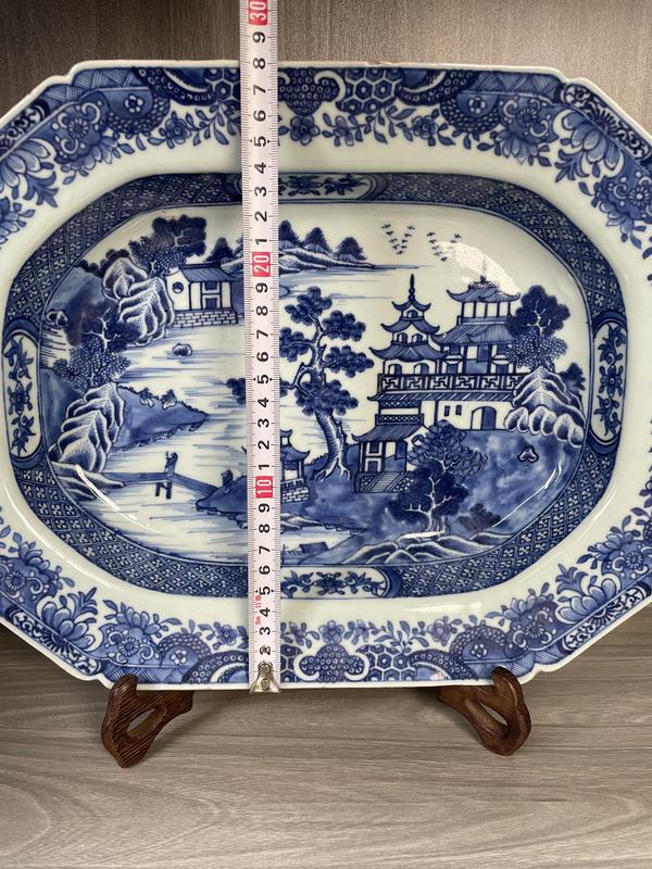 古玩陶瓷清乾隆 極品青花山水亭臺(tái)樓閣人物紋八方盤(pán)拍賣(mài),當(dāng)前價(jià)格3800元