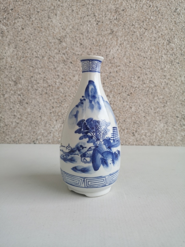 古玩陶瓷山水紋青花瓶拍賣(mài)，當(dāng)前價(jià)格398元