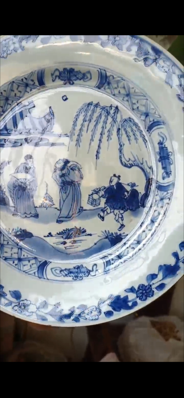古玩陶瓷人物紋青花盤(pán)拍賣(mài),當(dāng)前價(jià)格3000元