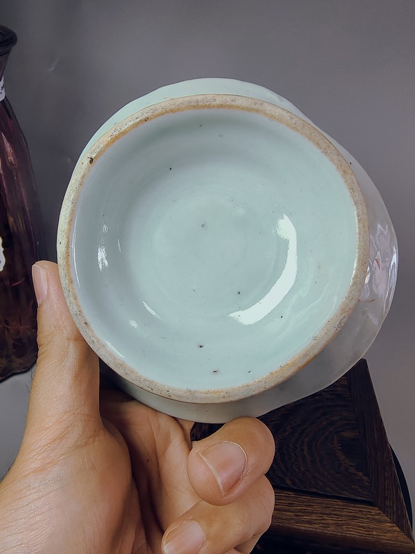 古玩陶瓷晚清?蝶戀花海水江崖粉彩花口供盤拍賣，當前價格688元