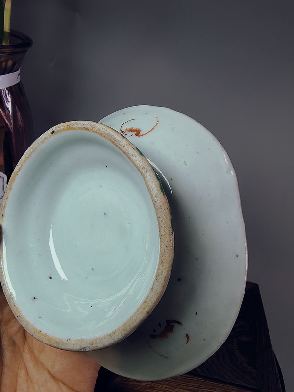古玩陶瓷晚清?蝶戀花海水江崖粉彩花口供盤拍賣，當前價格688元