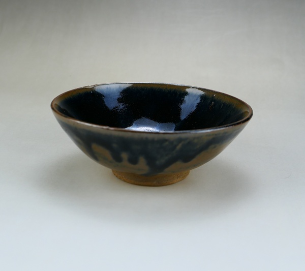 古玩陶瓷明.窯變黑釉斗笠碗拍賣,當前價格700元