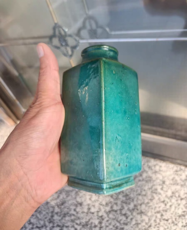 古玩陶瓷民國孔雀綠釉琮式瓶拍賣,當前價格1200元