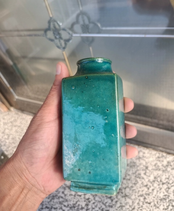 古玩陶瓷民國孔雀綠釉琮式瓶拍賣,當前價格1200元