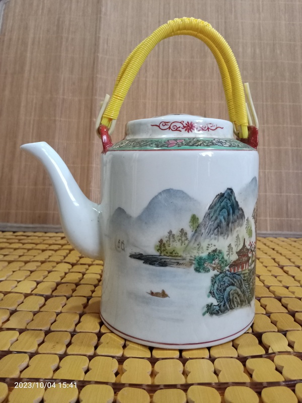 古玩轉賣文革粉彩青綠山水茶壺拍賣，當前價格260元