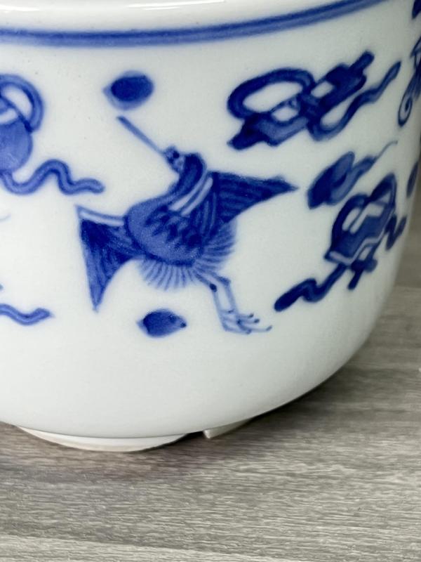 古玩陶瓷晚清民國 鶴鳳暗八仙紋青花琴爐(文房器)拍賣,當前價格580元